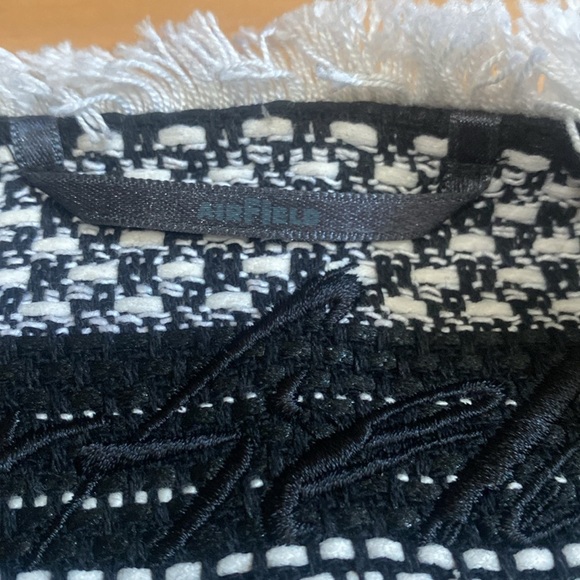 AirField Striped Black and White Blazer - Picture 13 of 17